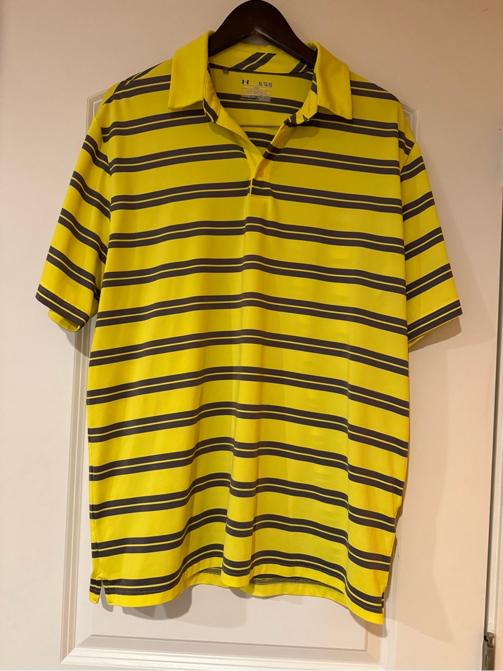 Under Armour Heat Gear Striped Men's Short Sleeve Golf Shirt - XL